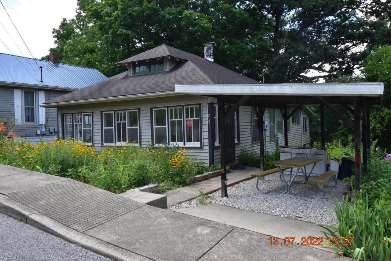 Bungalow In Bloom French Lick Bagian luar foto